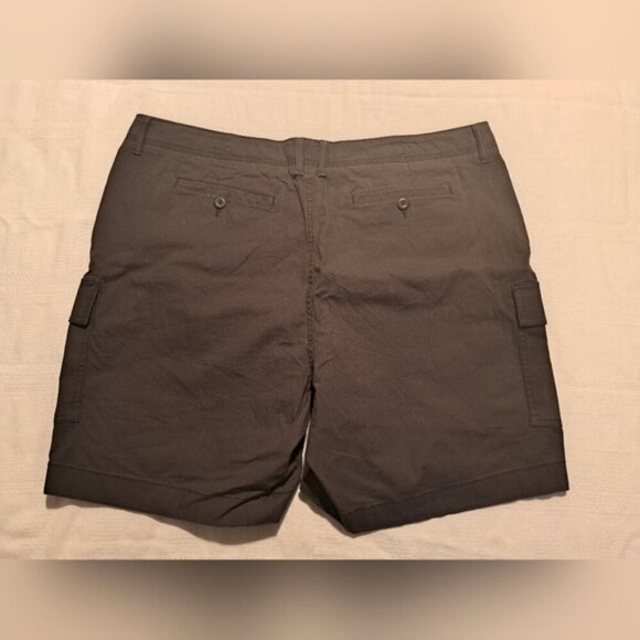 L. L. Bean women's size 18 stretch canvas cargo shorts Granite, New - Picture 4 of 5